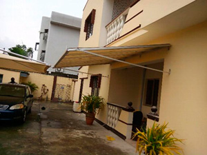 Danpalon canopy in a residential building from Rolabik Ventures Nigeria Limited